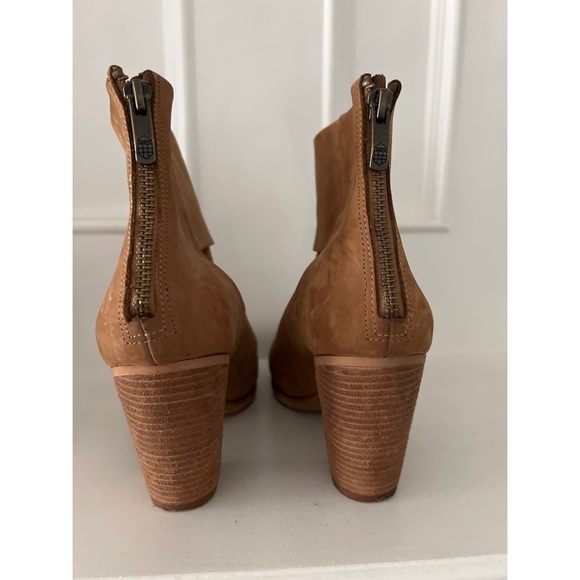 VINCE Camuto Hadley Camel Suede Cuff Bootie w/back zipper - Picture 2 of 6